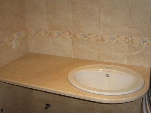 Столешница из мрамора Crema Marfil
